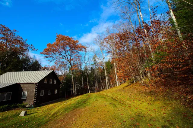 $595,000 | 219 Wildlife Road, Hartford, VT 05001