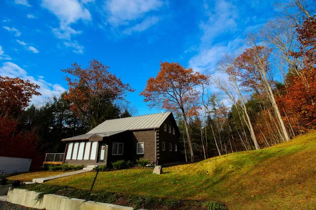 $595,000 | 219 Wildlife Road, Hartford, VT 05001