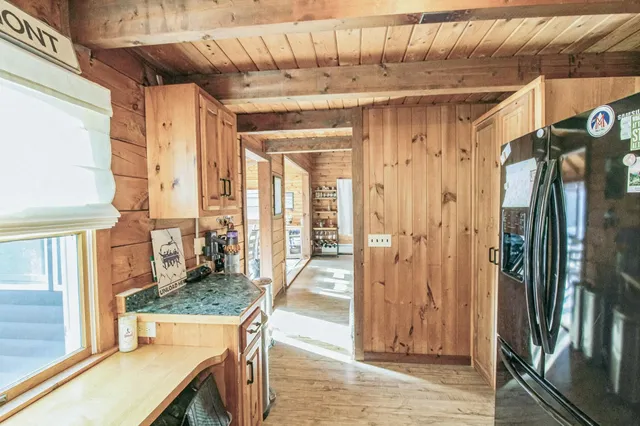 $595,000 | 219 Wildlife Road, Hartford, VT 05001