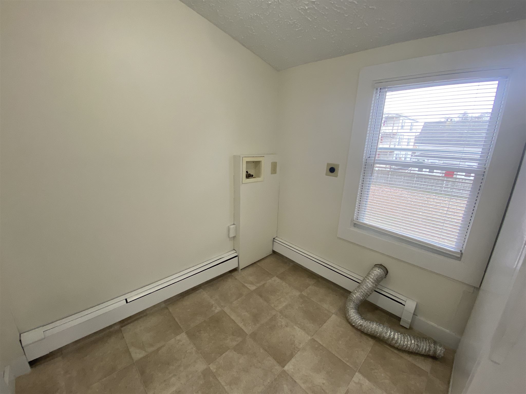22 Ferry Street, Unit 2 Manchester, NH 03102 - Photo 24 of 40