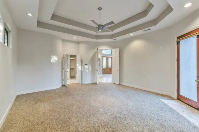 $1,200,000 | 3 Hillside View Place, The Woodlands, TX 77381