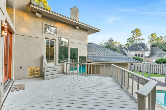 $1,200,000 | 3 Hillside View Place, The Woodlands, TX 77381