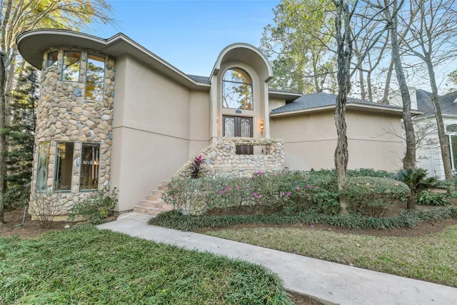 $1,200,000 | 3 Hillside View Place, The Woodlands, TX 77381
