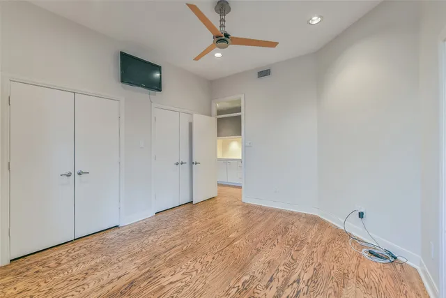 $1,200,000 | 3 Hillside View Place, The Woodlands, TX 77381