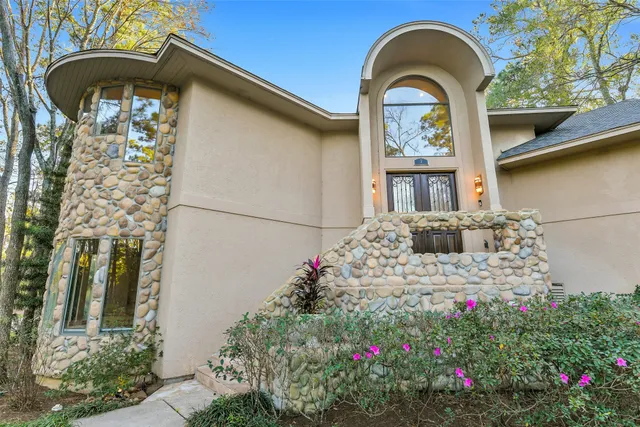 $1,200,000 | 3 Hillside View Place, The Woodlands, TX 77381