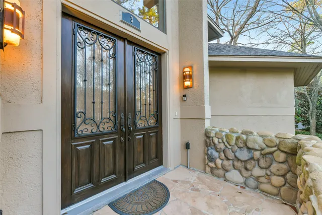 $1,200,000 | 3 Hillside View Place, The Woodlands, TX 77381