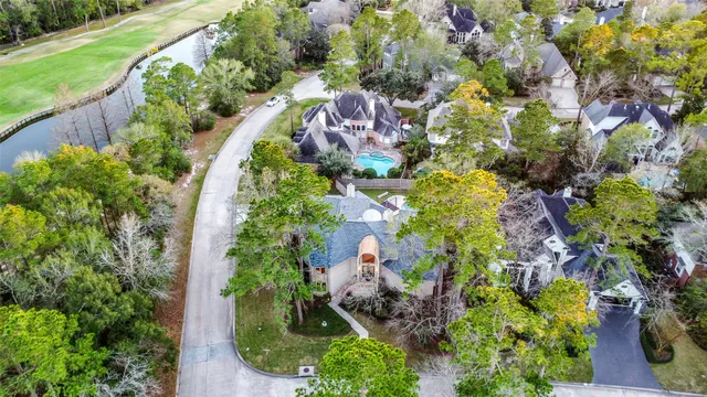 $1,200,000 | 3 Hillside View Place, The Woodlands, TX 77381