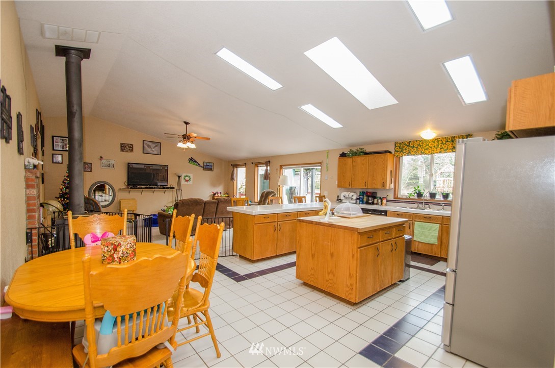 205 Fuller Road Salkum, WA 98582 - Photo 3 of 22 Gallery Image 3