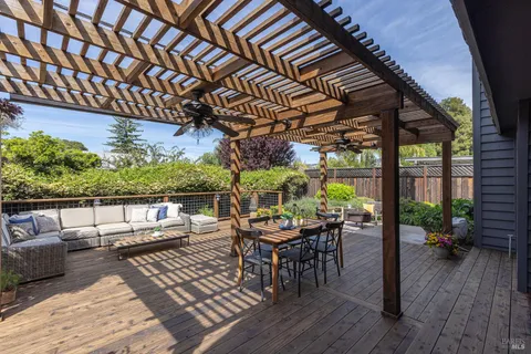 $1,825,000 | 1922 Oak Circle, Yountville, CA 94599
