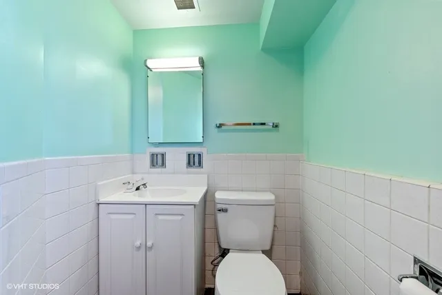 $3,000 | 493 Amherst Avenue, Des Plaines, IL 60016