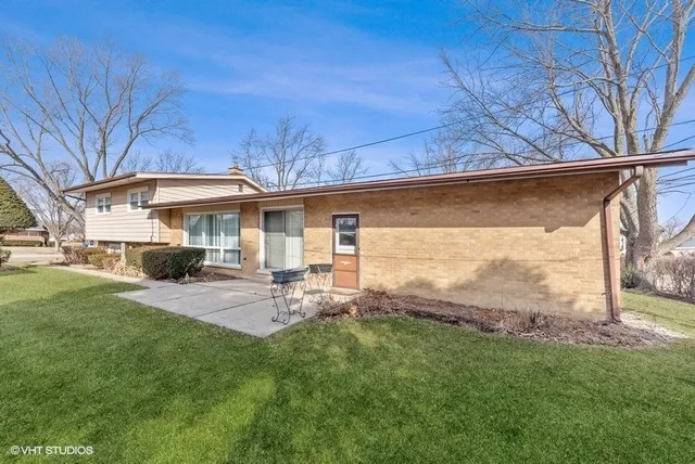 $3,000 | 493 Amherst Avenue, Des Plaines, IL 60016