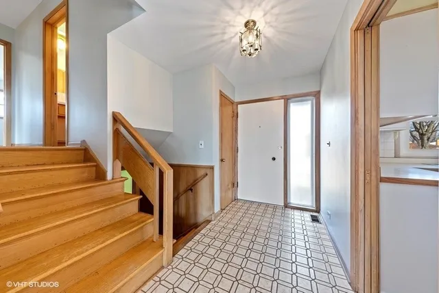 $3,000 | 493 Amherst Avenue, Des Plaines, IL 60016