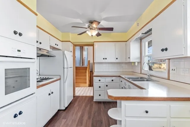 $3,000 | 493 Amherst Avenue, Des Plaines, IL 60016