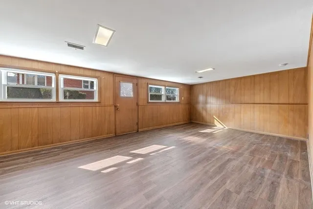 $3,000 | 493 Amherst Avenue, Des Plaines, IL 60016