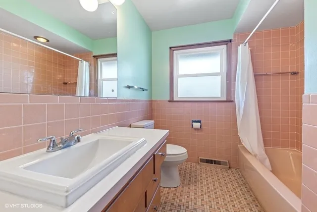 $3,000 | 493 Amherst Avenue, Des Plaines, IL 60016