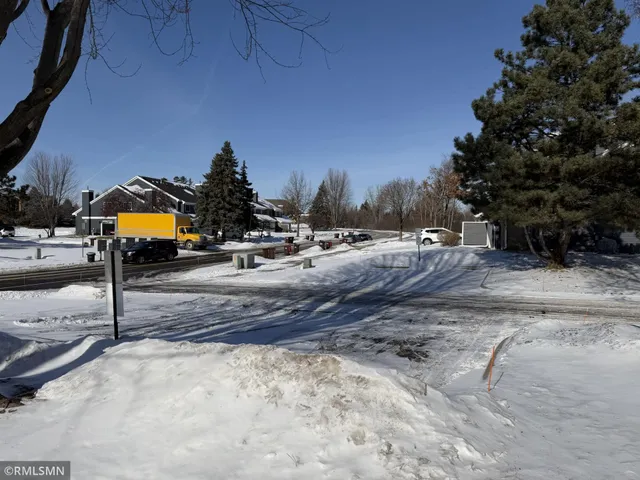$249,900 | 1775 Donegal Drive, Unit 7, Woodbury, MN 55125