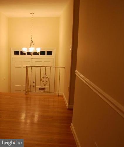 4211 Franconia Road Alexandria, VA 22310 - Photo 4 of 20 Entrance / Foyer