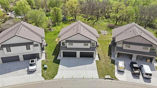 $375,000 | 219 Northwest Orchard Court, Lee's Summit, MO 64063