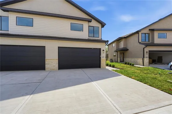 $375,000 | 219 Northwest Orchard Court, Lee's Summit, MO 64063