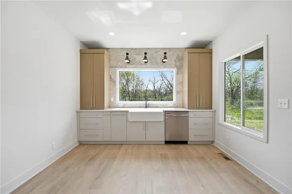 $375,000 | 219 Northwest Orchard Court, Lee's Summit, MO 64063