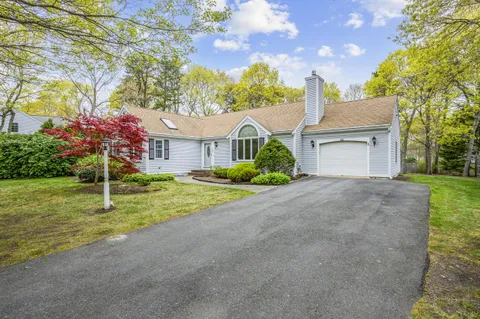 $750,000 | 100 Statice Lane, Hyannis, MA 02601
