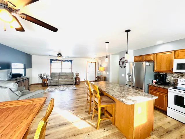 $280,000 | 28414 Clary Lane, Richland Center, WI 53581