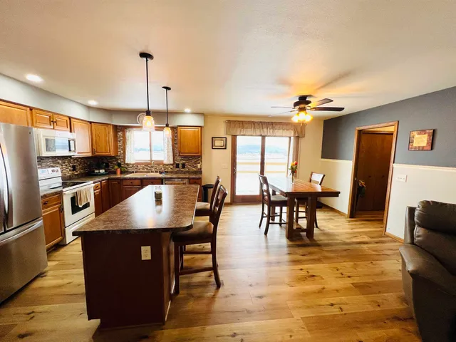 $280,000 | 28414 Clary Lane, Richland Center, WI 53581