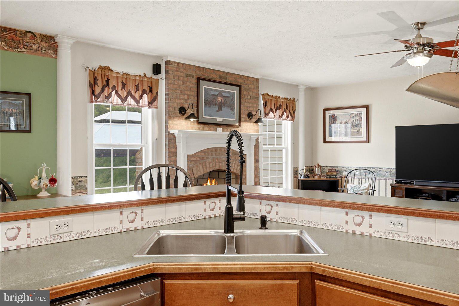 6264 Middle Road Stephens City, VA 22655 - Photo 17 of 73 Kitchen
