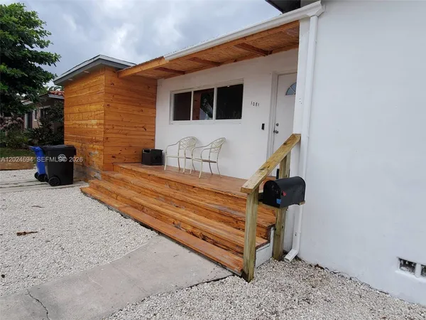 $4,000 | 1081 Northeast 166th Street, Unit 1081, North Miami Beach, FL 33162