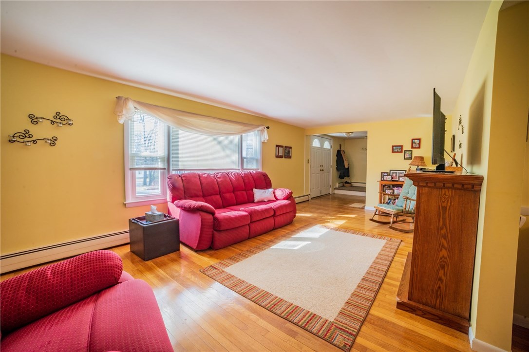 16 High Ridge Drive Cumberland, RI 02864 - Photo 5 of 26 Gallery Image 5