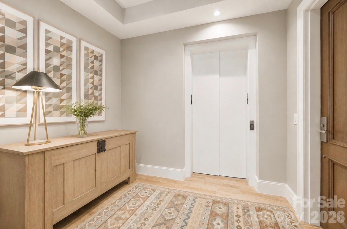 130 Cherokee Road, Unit 406 Charlotte, NC 28207 - Photo 4 of 35