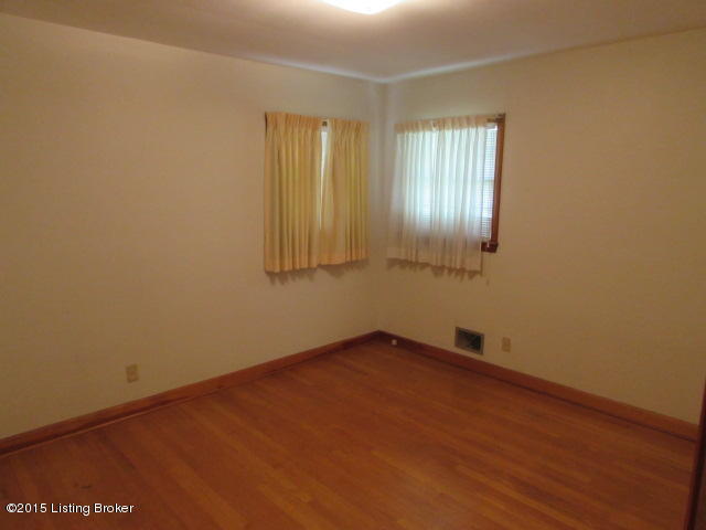 3508 Janell Road Louisville, KY 40216 - Photo 3 of 18 Rear Corner Bedroom