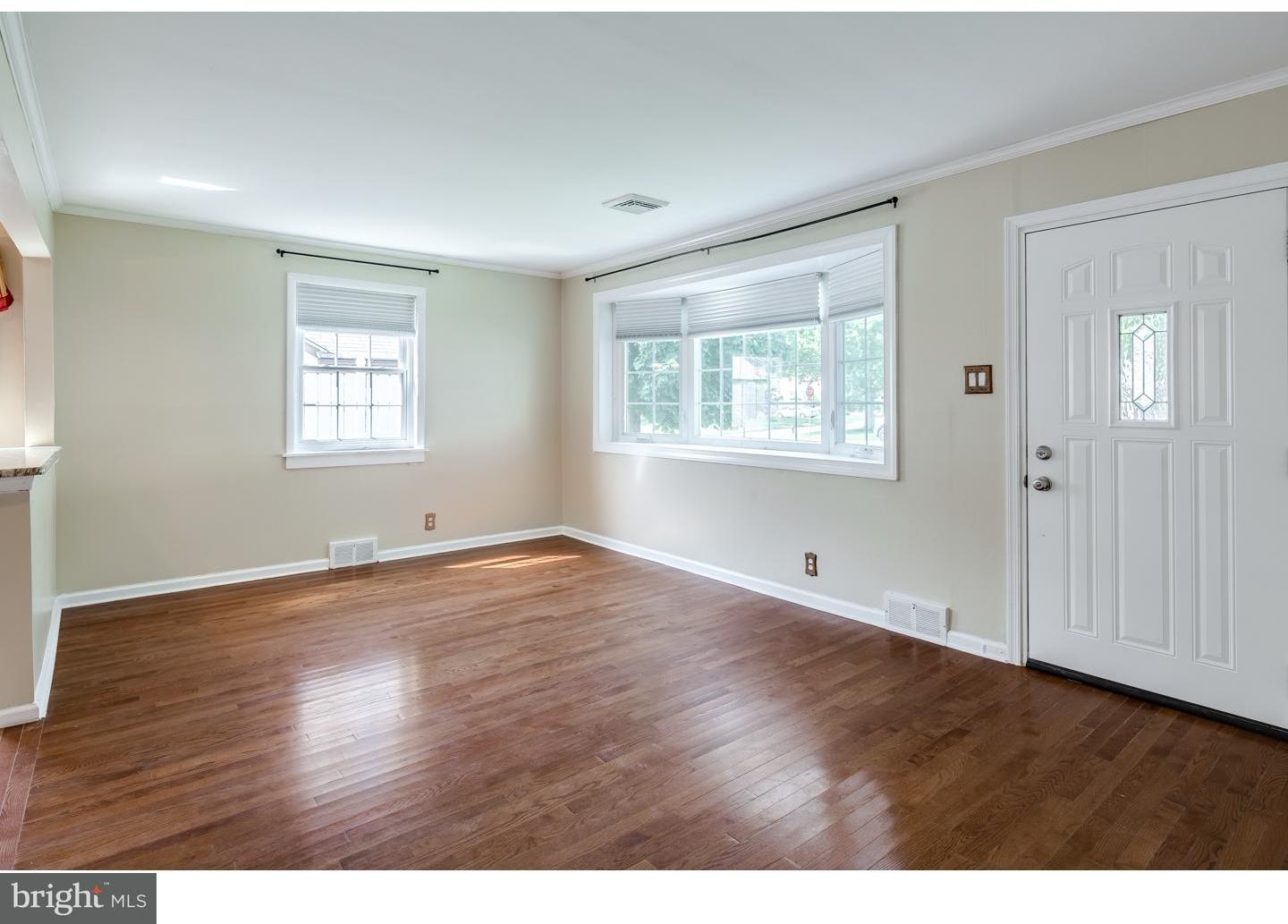 664 Rennard Street Philadelphia, PA 19116 - Photo 4 of 21 Gallery Image 4