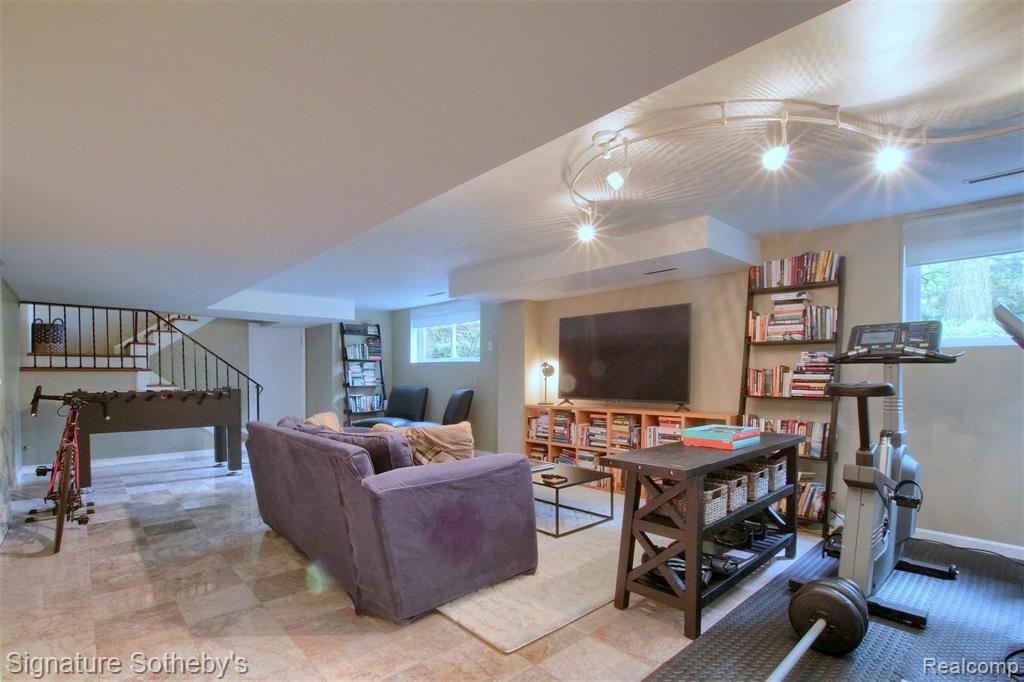 1731 Lone Pine Road Bloomfield Hills, MI 48302 - Photo 30 of 38