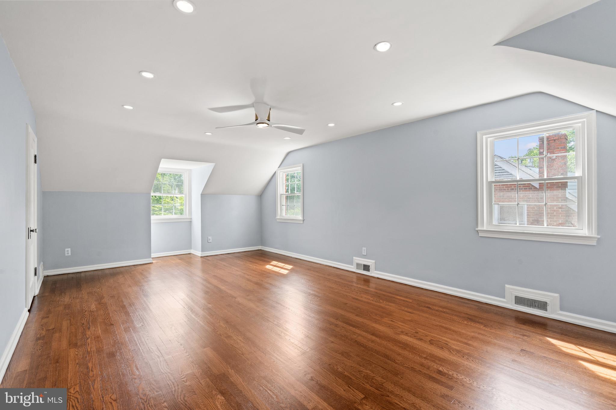 10208 Edgewood Avenue Silver Spring, MD 20901 - Photo 19 of 40 Large primary bedroom