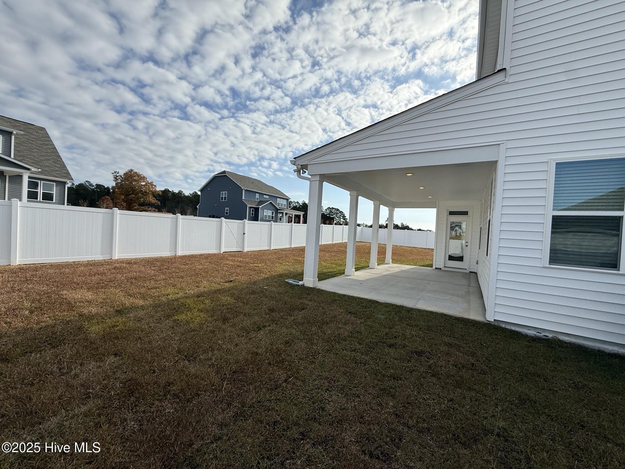 370 Summer Wind Way Aberdeen, NC 28315 - Photo 2 of 37 IMG_5728