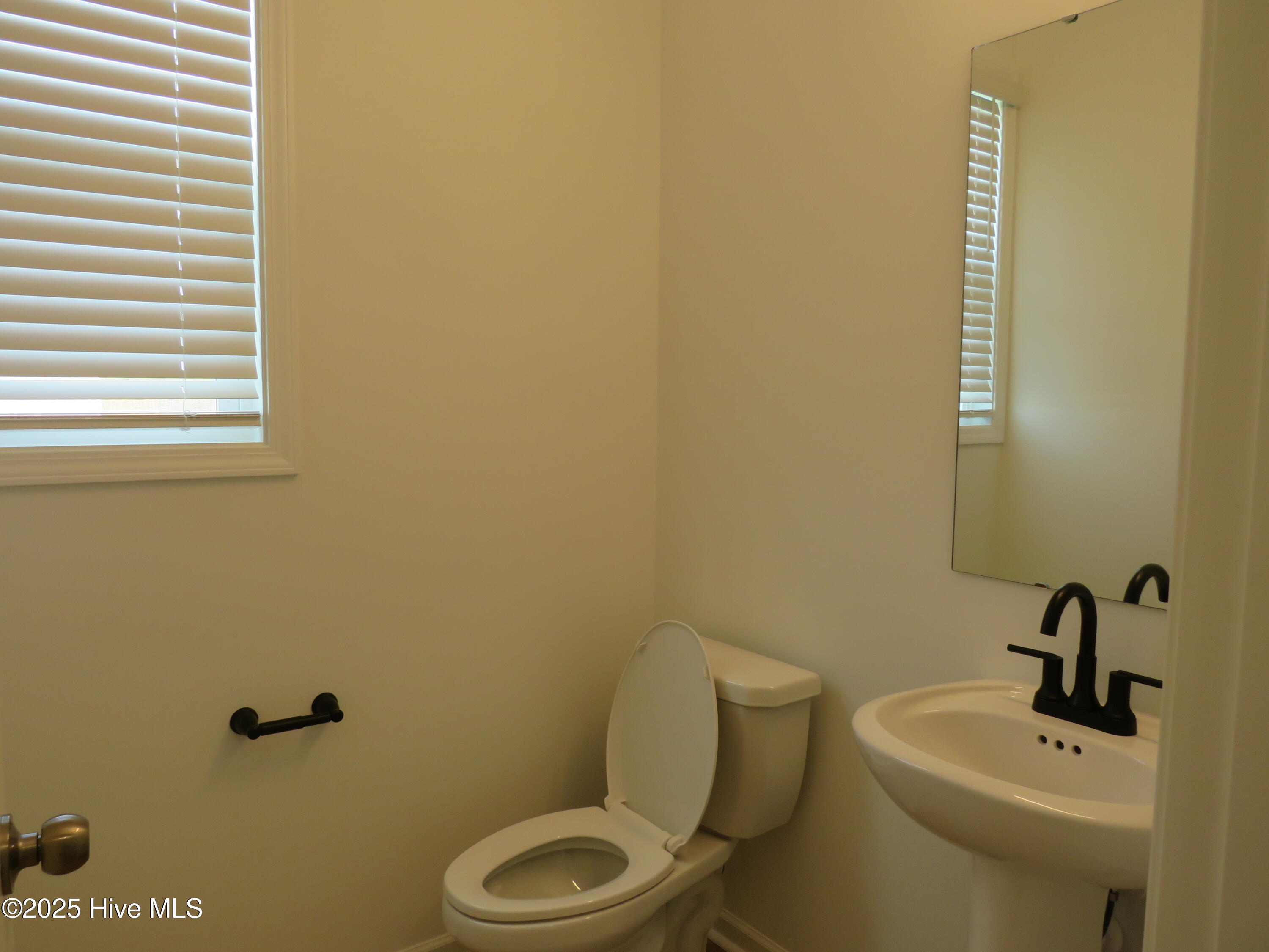 370 Summer Wind Way Aberdeen, NC 28315 - Photo 7 of 37 IMG_5265