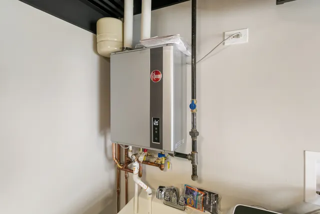 $344,700 | 14951 Kilbourn Avenue, Midlothian, IL 60445