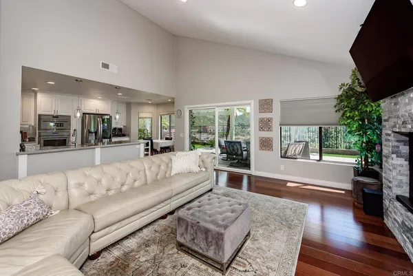 $1,300,000 | 12631 Alcacer Del Sol, San Diego, CA 92128