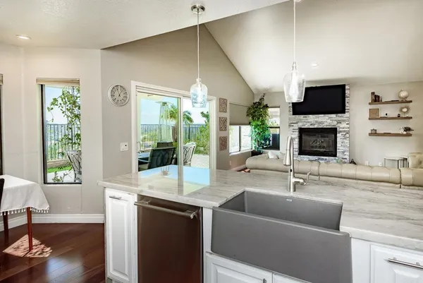 $1,300,000 | 12631 Alcacer Del Sol, San Diego, CA 92128