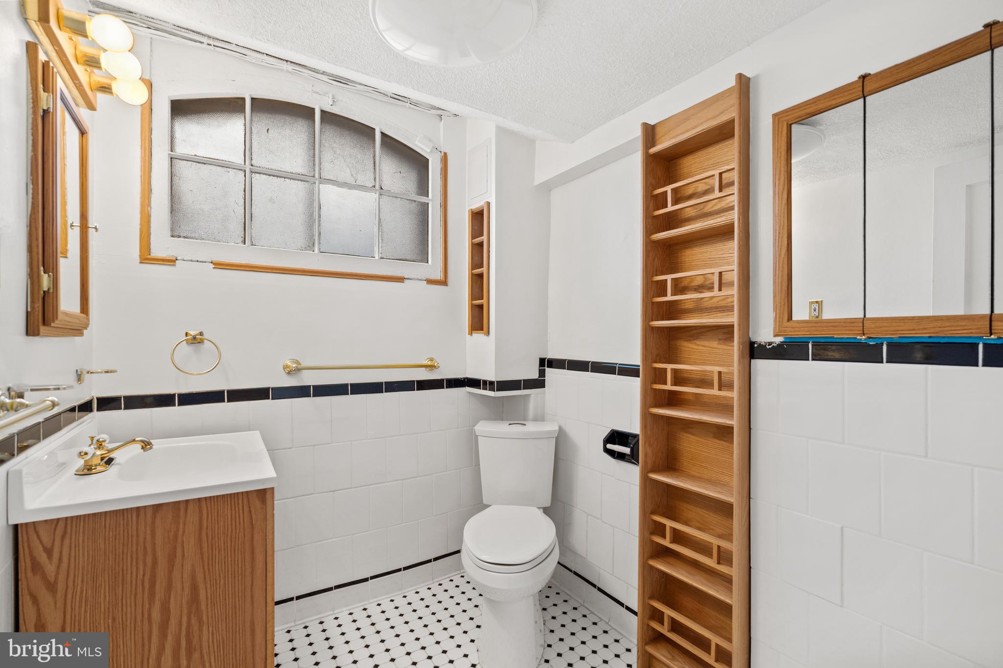 3321 Dent Place Northwest Washington, DC 20007 - Photo 33 of 48 Fourth bathroom