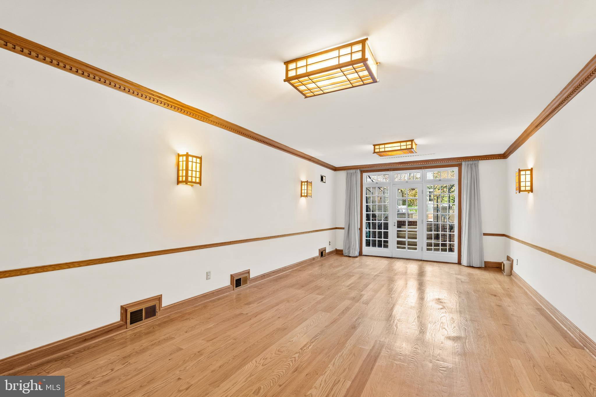 3321 Dent Place Northwest Washington, DC 20007 - Photo 5 of 48 Dining room