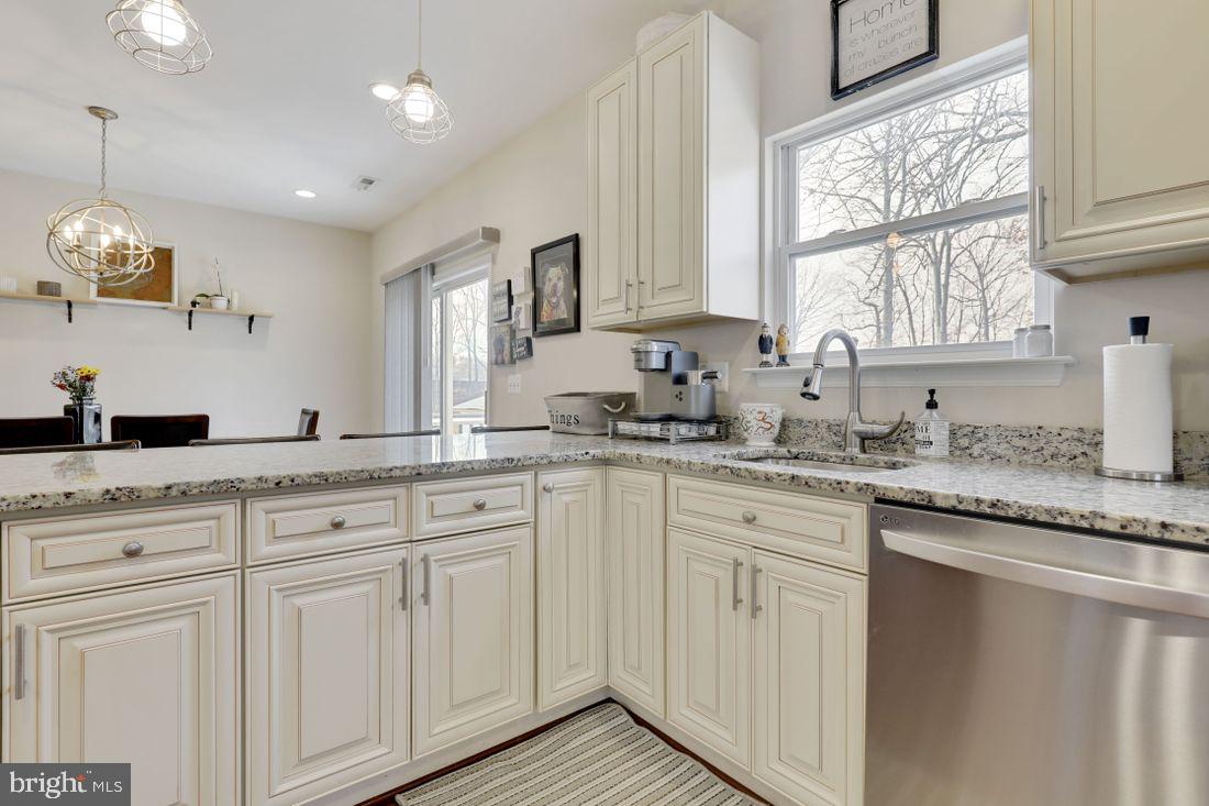 28 Stemmers Run Road Baltimore, MD 21221 - Photo 13 of 38 Kitchen