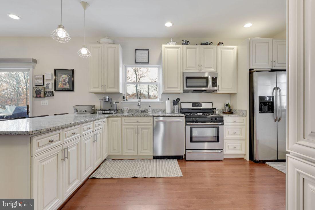 28 Stemmers Run Road Baltimore, MD 21221 - Photo 14 of 38 Kitchen