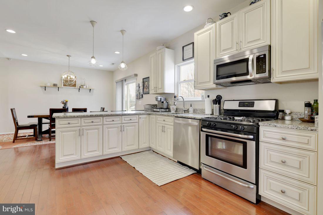 28 Stemmers Run Road Baltimore, MD 21221 - Photo 15 of 38 Kitchen