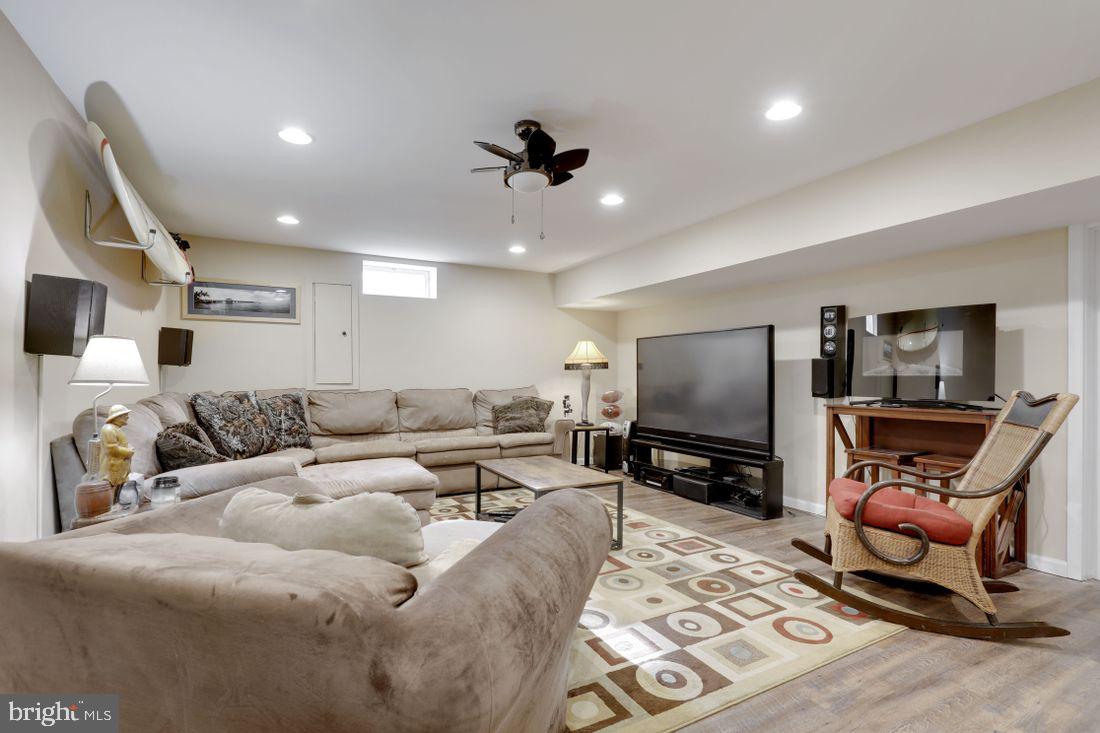 28 Stemmers Run Road Baltimore, MD 21221 - Photo 29 of 38 Lower Level Recently Updated Great Room