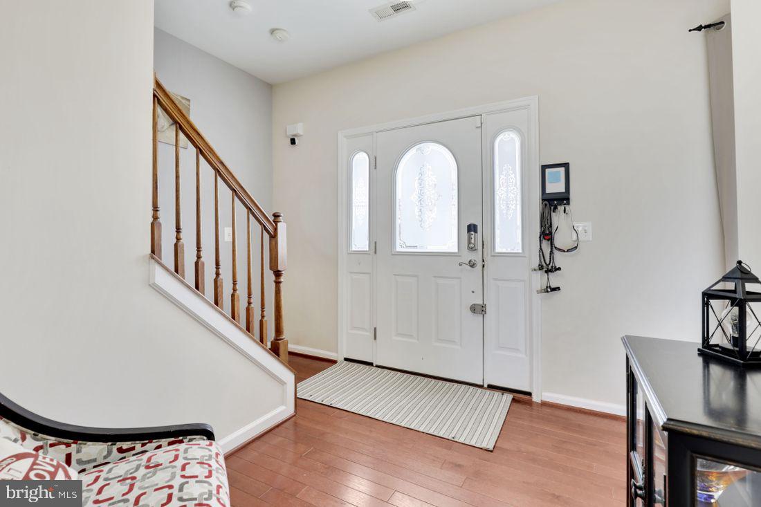 28 Stemmers Run Road Baltimore, MD 21221 - Photo 4 of 38 Foyer