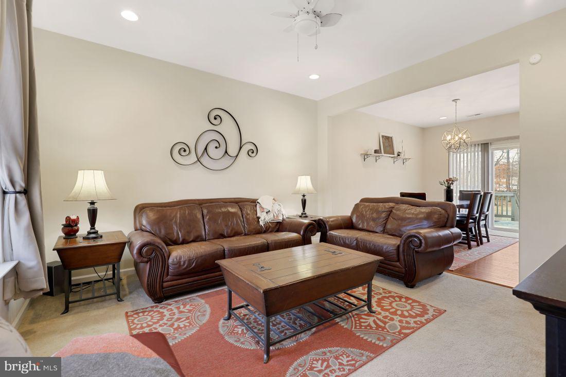 28 Stemmers Run Road Baltimore, MD 21221 - Photo 8 of 38 Living Room