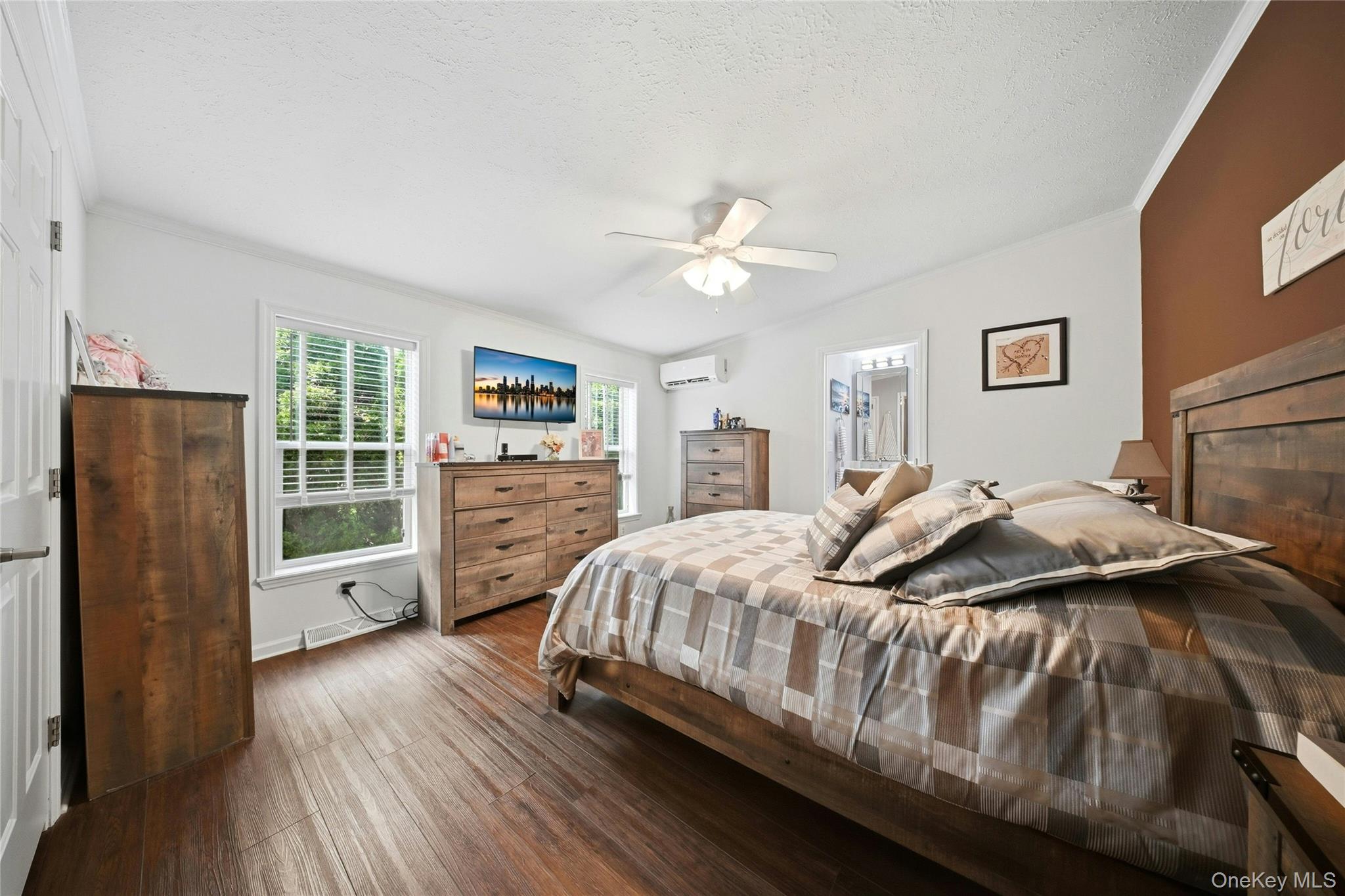 1661 Old Country Road, Unit 62 Riverhead, NY 11901 - Photo 24 of 36 Primary Bedroom #1