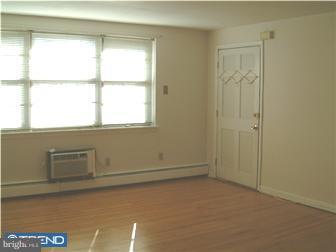 107 Rutgers Avenue, Unit E4 Swarthmore, PA 19081 - Photo 2 of 5 Living Room